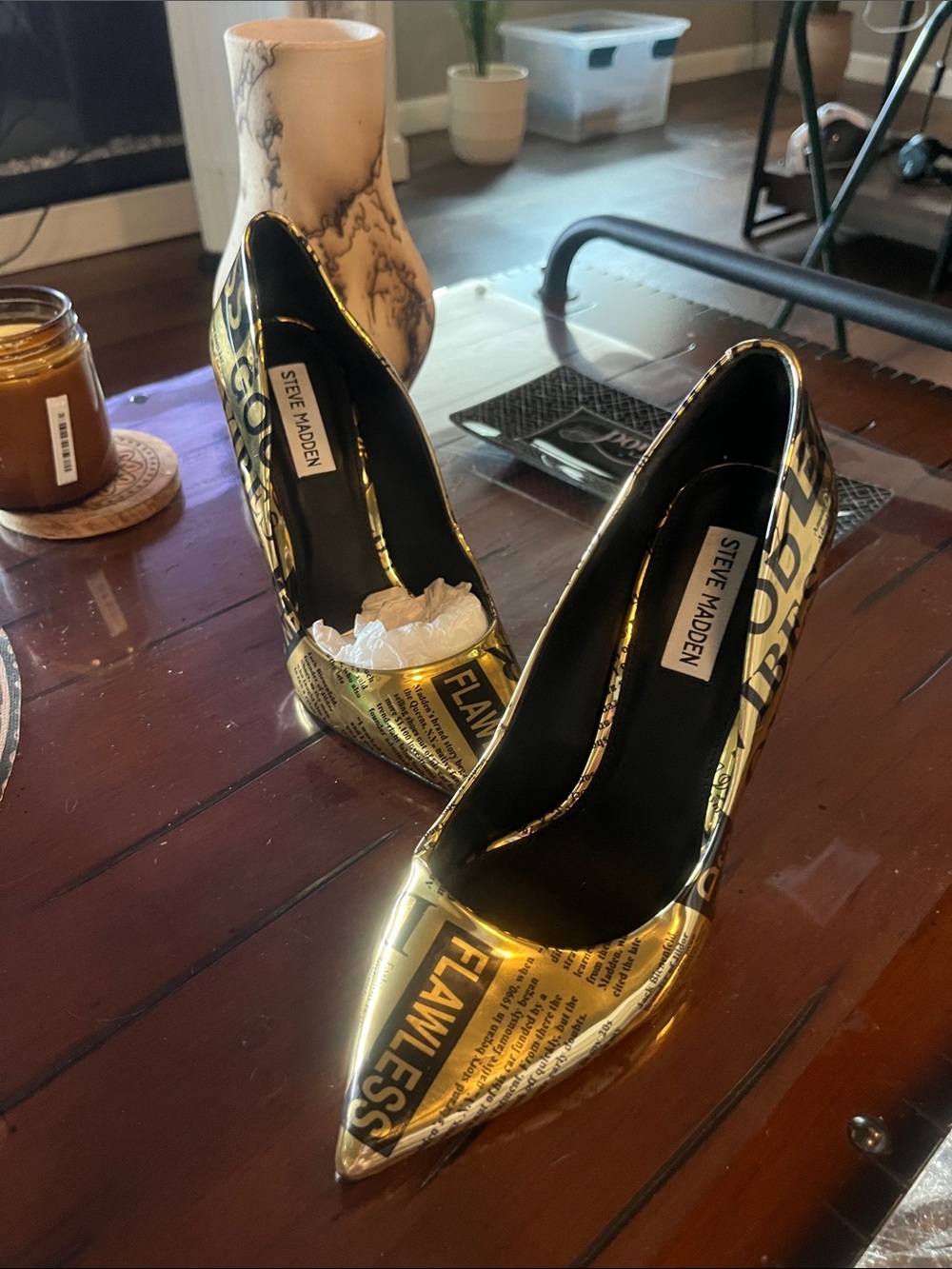 GORGEOUS Steve Madden Metallic Gold Pointed-Toe 'Flawless' Stiletto Pumps - Picture 3 of 5